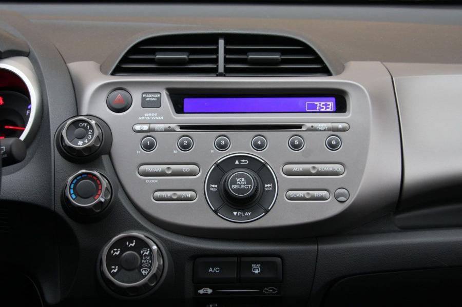  Honda Fit Sport 2009 года  (фото 45 из 66)